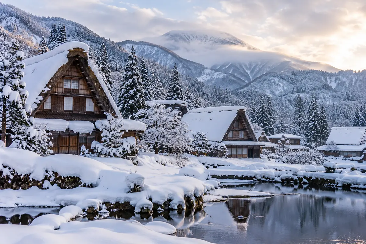 Paysage enneigé au Japon en hiver